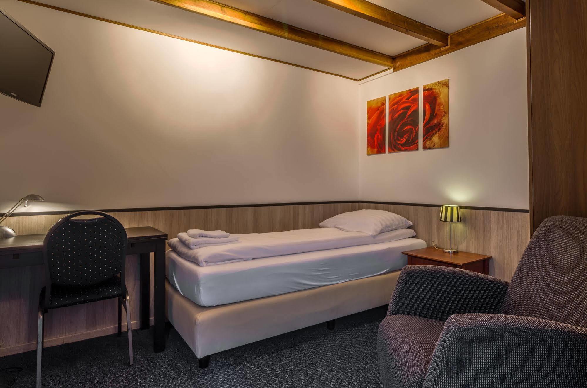 Hotel Randenbroek Amersfoort Bagian luar foto