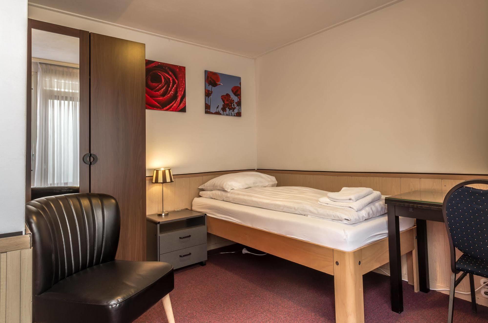 Hotel Randenbroek Amersfoort Bagian luar foto